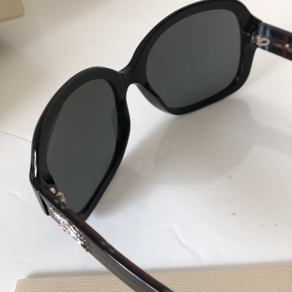 UNISEX AUTHENTIC SUNGLASSES BURBERRY. - Picture 8 of 13